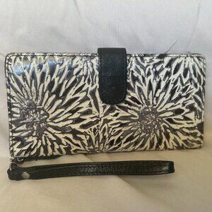 Patricia Nash Printed Leather Wristlet Sunflower Black & White